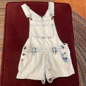 Size small bullhead denim faded overalls